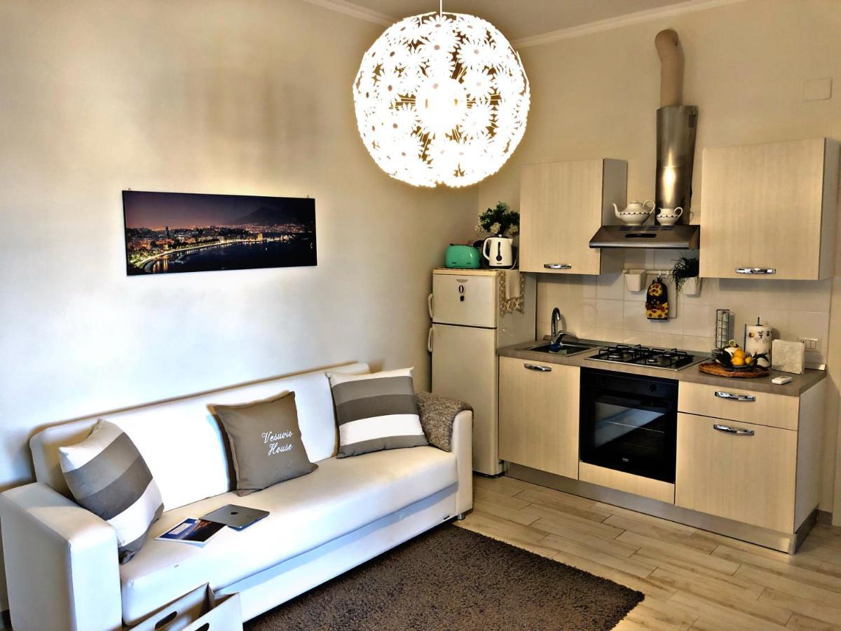 Vesuvio House Appartamento Indipendente E Centrale 圣安吉洛 外观 照片