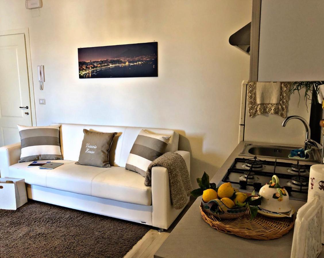 Vesuvio House Appartamento Indipendente E Centrale 圣安吉洛 外观 照片