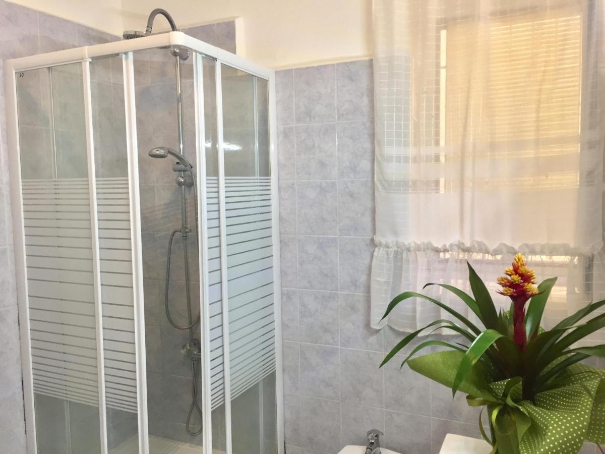 Vesuvio House Appartamento Indipendente E Centrale 圣安吉洛 外观 照片