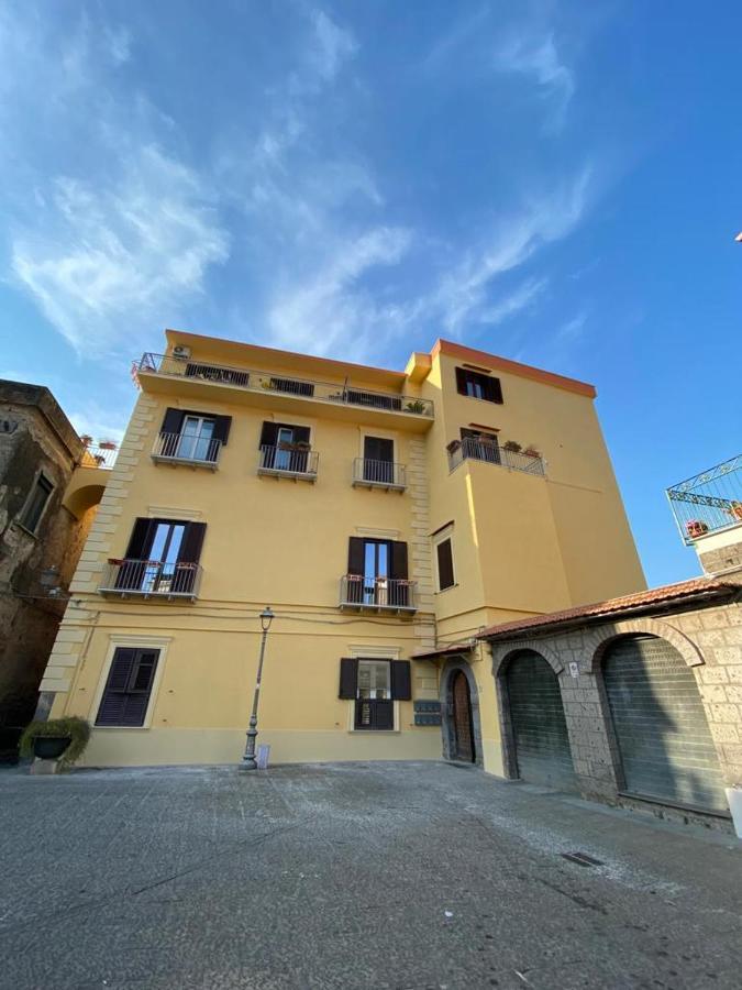 Vesuvio House Appartamento Indipendente E Centrale 圣安吉洛 外观 照片