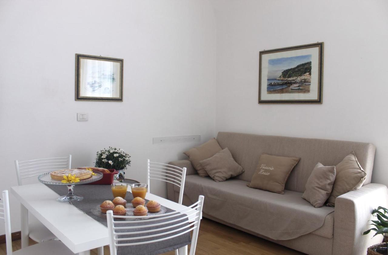 Vesuvio House Appartamento Indipendente E Centrale 圣安吉洛 外观 照片