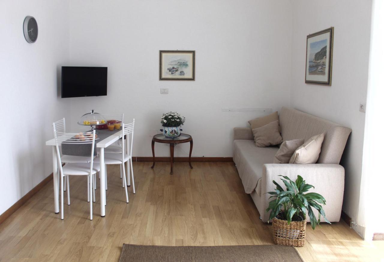 Vesuvio House Appartamento Indipendente E Centrale 圣安吉洛 外观 照片