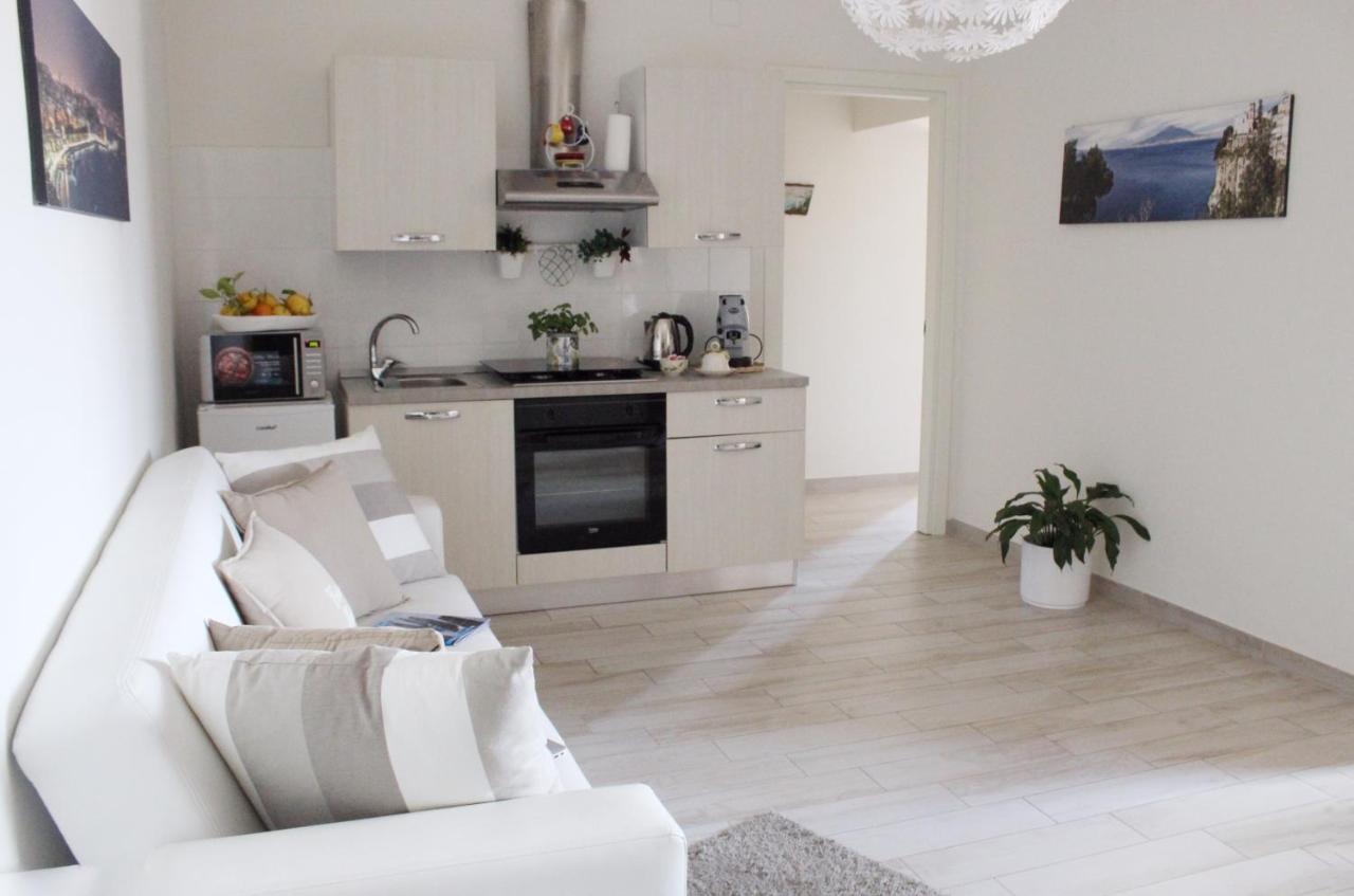 Vesuvio House Appartamento Indipendente E Centrale 圣安吉洛 外观 照片